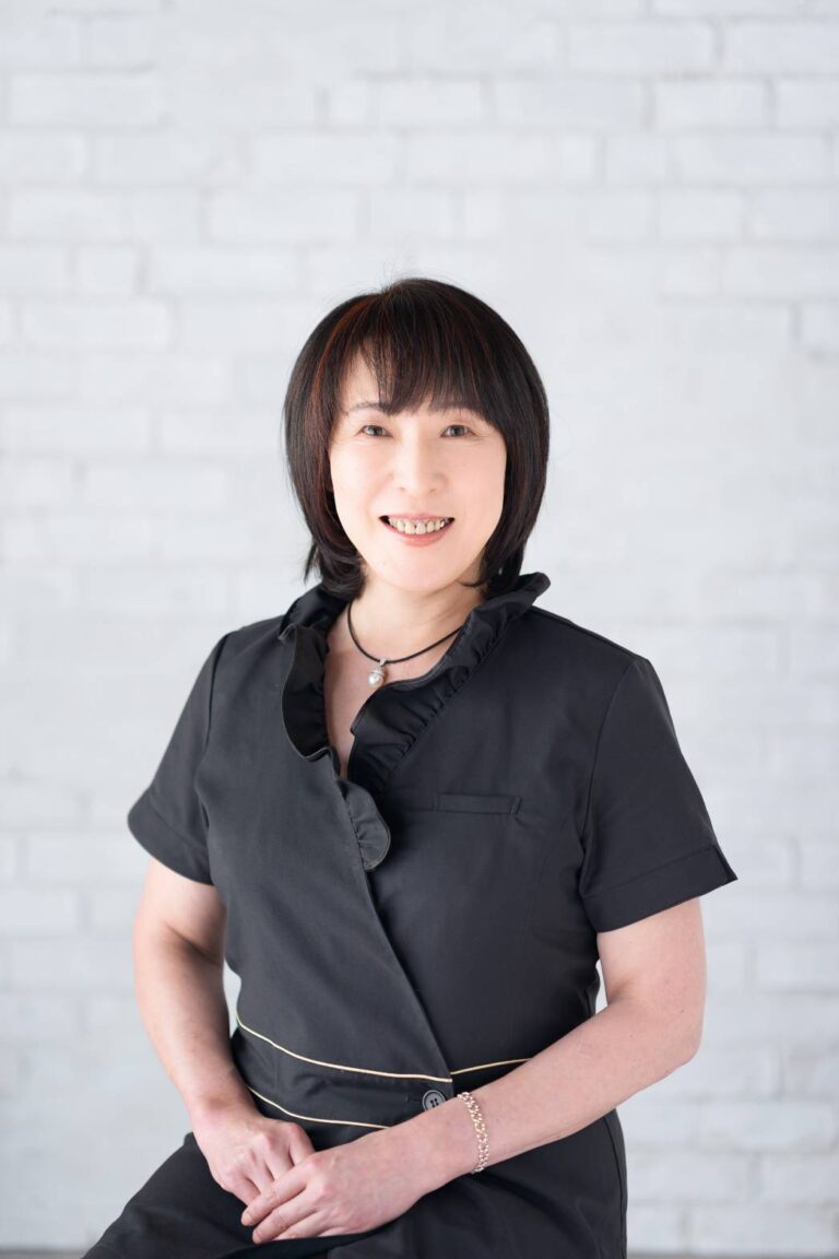 毛穴の汚れが目で見えるエステ